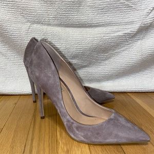 DAISIE STEVE MADDEN GREY SUEDE CLOSED TOE HEEL